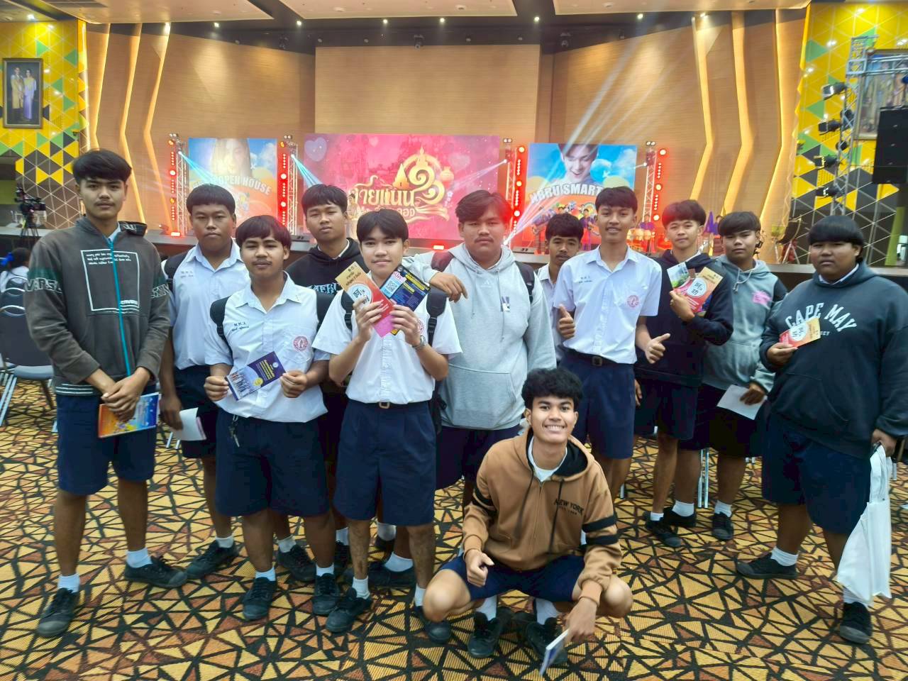 LINE_ALBUM_peid ban mrph.nm  _ mthr.xisan_251114_14.jpg